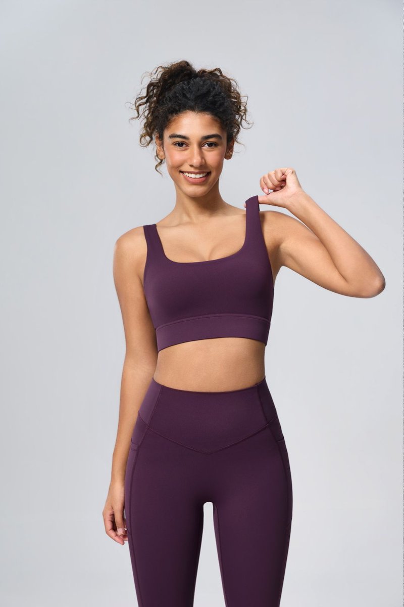 FlowCinch™ Square Neck Sports Bra