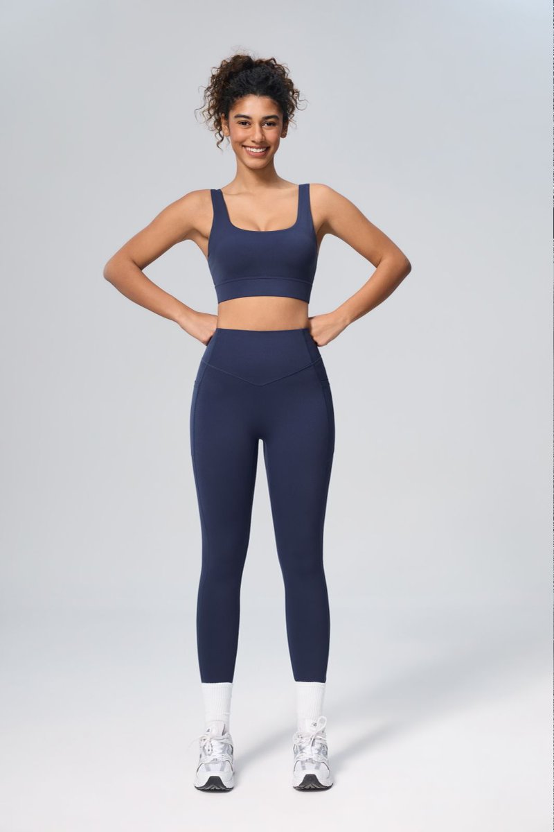 FlowCinch™ Square Neck Sports Bra