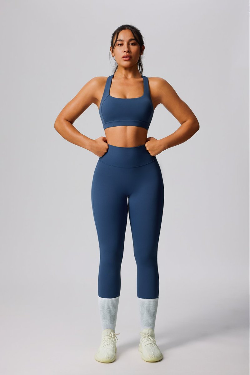 FlowLift™ Mid-Support Racerback Sports Bra